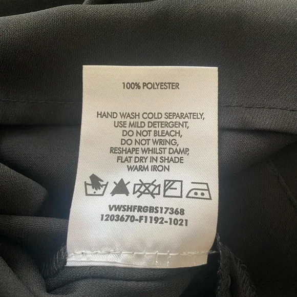 Van Heusen Black Blouse Size M Business Casual Work Top NWOT - Picture 5 of 5